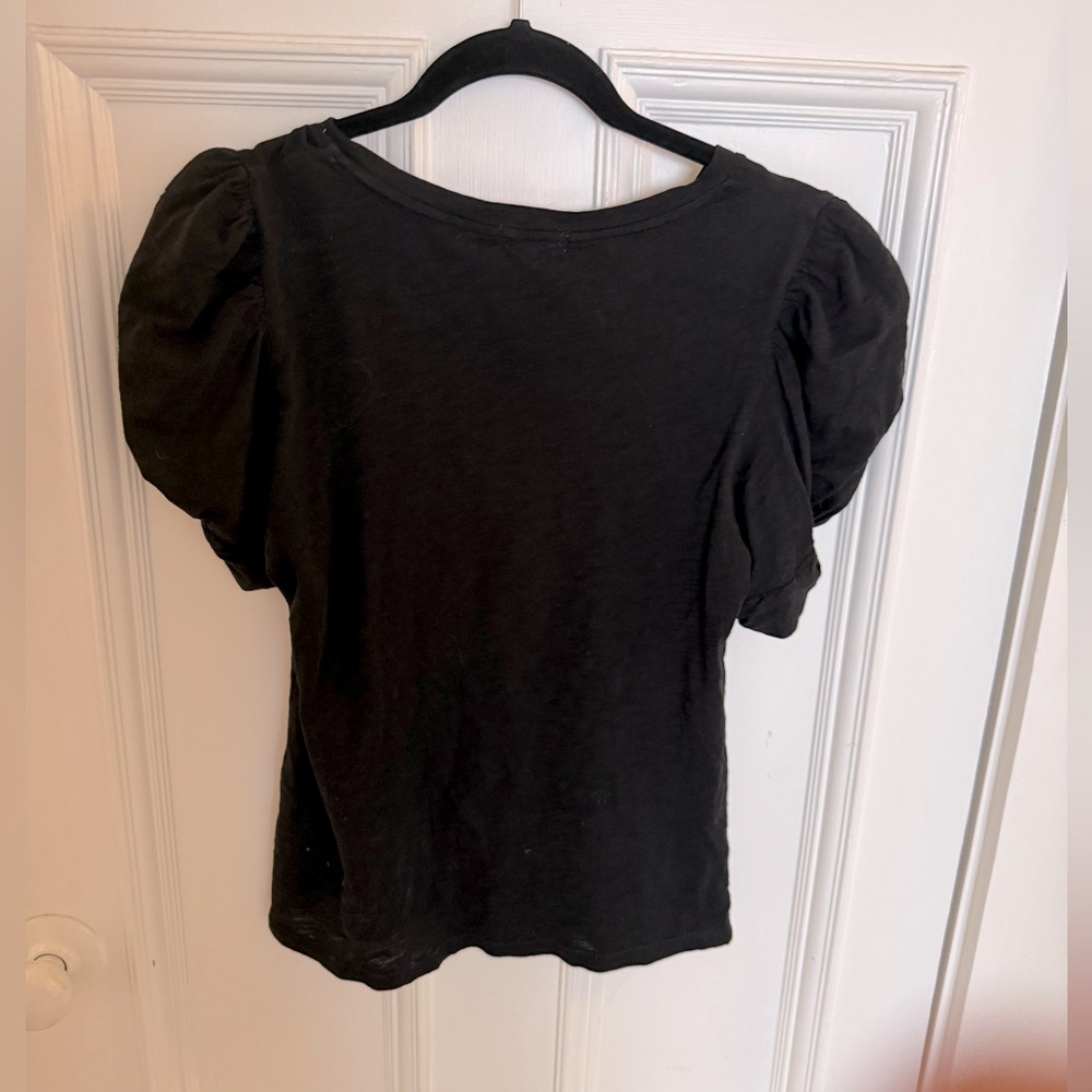 Goldie Tee shirt with short ruched sleeves. Size Medium.